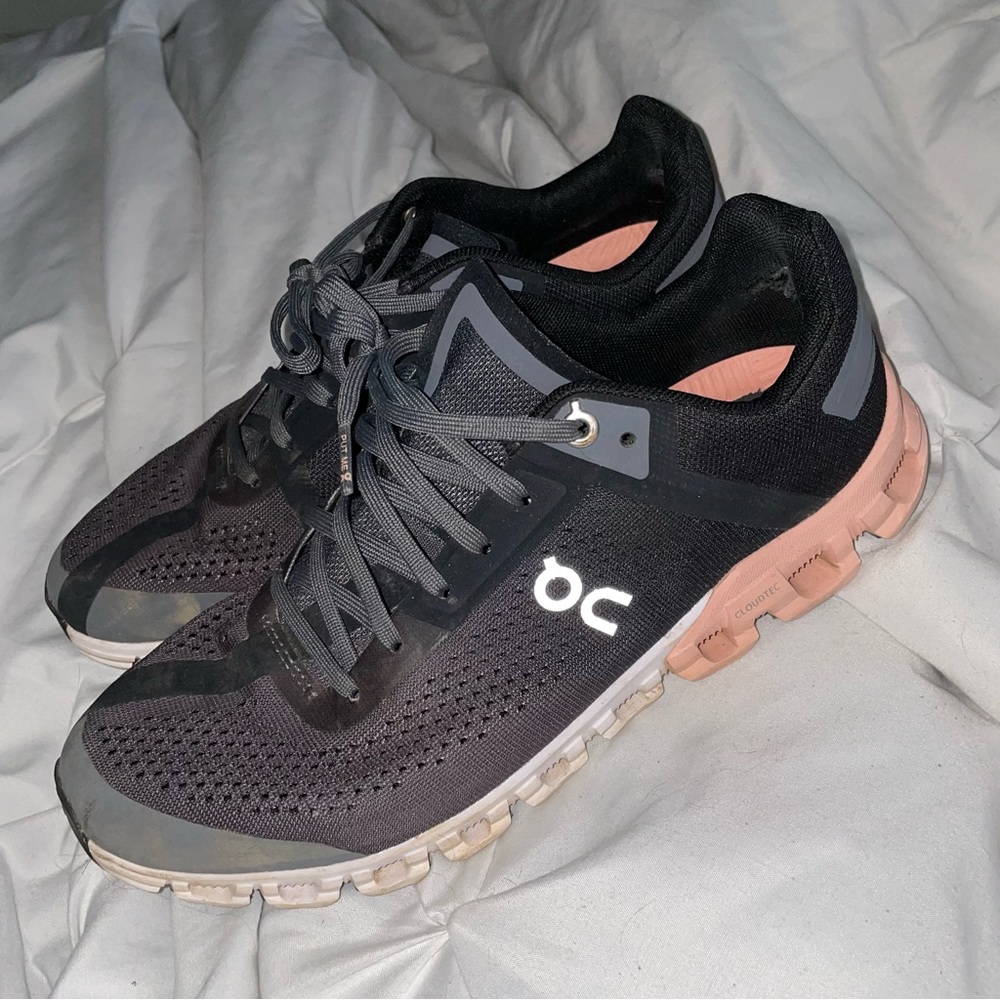 On Cloud W8 running shoes